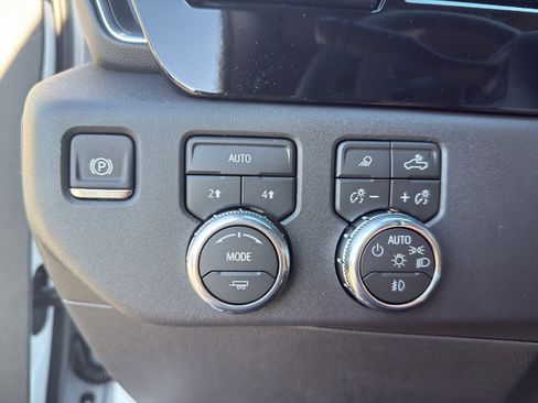 New 2026 GMC Sierra 1500 SLT w/ SLT Convenience Package image 17