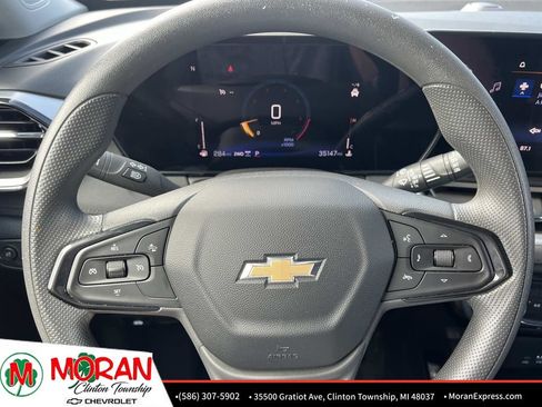 Used 2025 Chevrolet TrailBlazer LT AWD/4WD image 18
