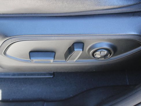 Used 2023 Jeep Grand Cherokee L Laredo image 25