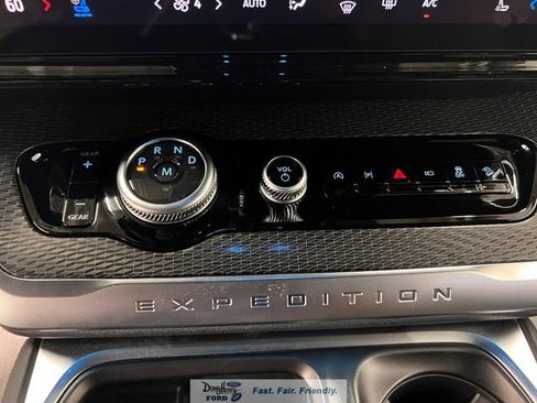 New 2026 Ford Expedition Platinum w/ Stealth Appearance Package AWD/4WD image 59