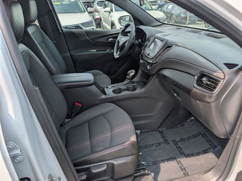 Used 2023 Chevrolet Equinox RS AWD/4WD image 10