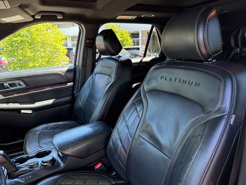 Used 2017 Ford Explorer Platinum image 21