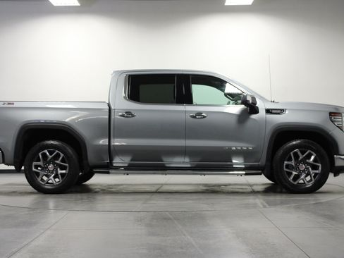 Used 2025 GMC Sierra 1500 SLT w/ SLT Premium Plus Package AWD/4WD image 3