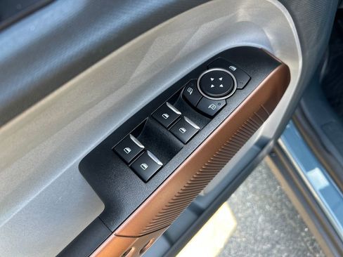 Used 2022 Ford Maverick Lariat w/ Lariat Luxury Package image 13