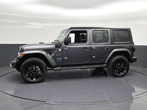 Used 2021 Jeep Wrangler Unlimited Sahara w/ Cold Weather Group AWD/4WD image 7