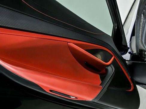 Used 2019 McLaren 720S image 19