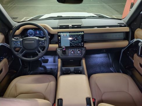 New 2026 Land Rover Defender 110 X-Dynamic SE image 26