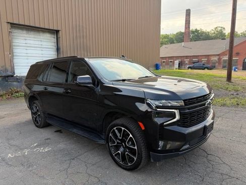 Used 2024 Chevrolet Suburban RST w/ Luxury Package AWD/4WD image 3
