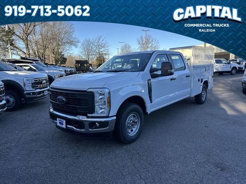 New 2026 Ford F250 XL w/ XL Chrome Package image 4