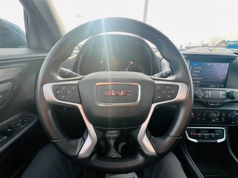 Used 2024 GMC Terrain SLE w/ Driver Convenience Package image 20