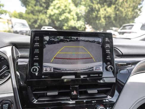 Used 2022 Toyota Camry XLE FWD image 12