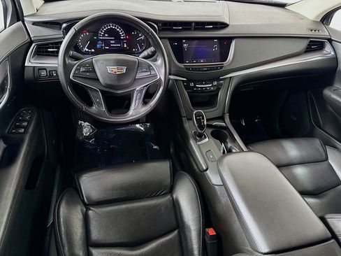 Used 2017 Cadillac XT5 Luxury image 17