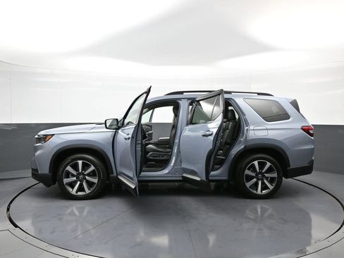 Certified 2024 Honda Pilot Touring image 88