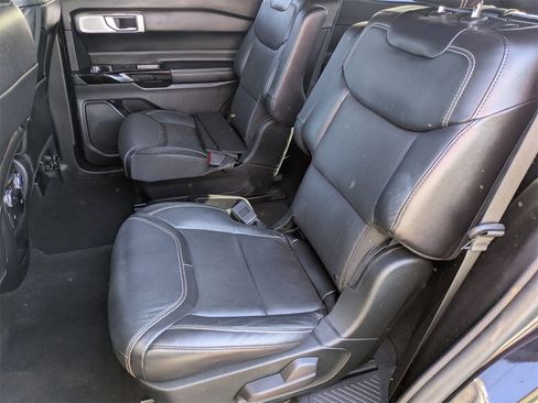 Used 2021 Ford Explorer ST w/ ST Street Pack image 18