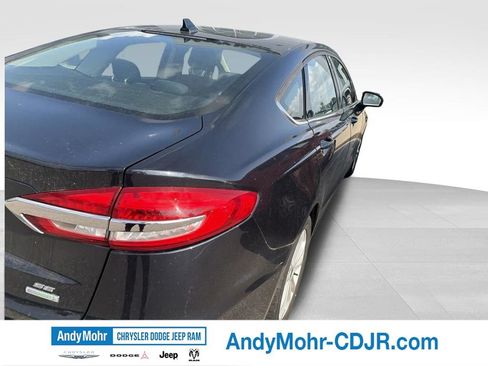 Used 2020 Ford Fusion SE FWD image 3