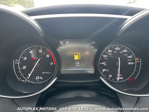 Used 2017 Alfa Romeo Giulia Ti w/ TI Lusso Light Wood Package image 24