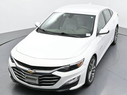 Used 2022 Chevrolet Malibu LT image 36