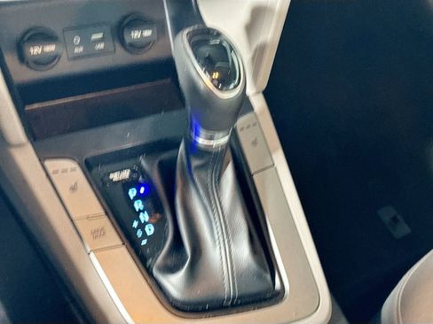 Used 2019 Hyundai Elantra Value Edition image 17