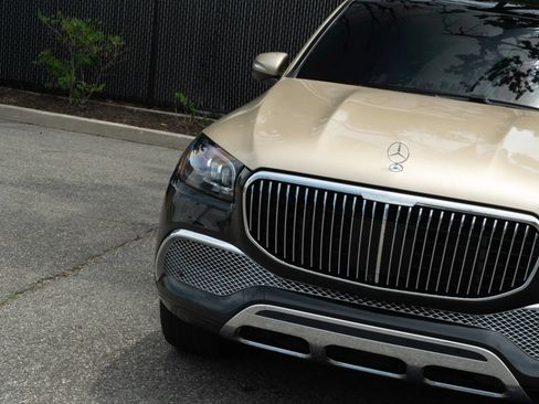 Used 2023 Mercedes-Benz Maybach GLS 600 4MATIC image 5