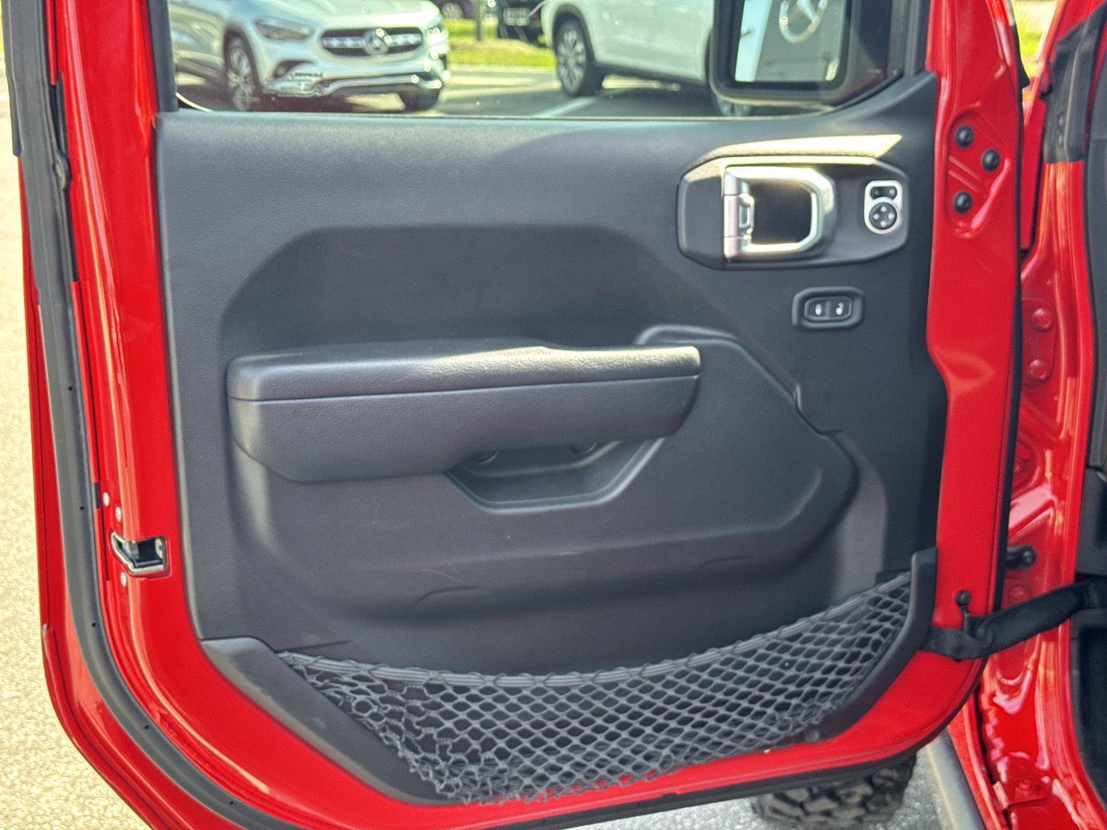 Used 2023 Jeep Wrangler Unlimited AWD/4WD image 10
