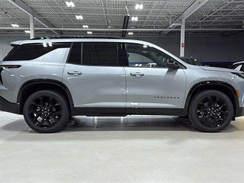 New 2026 Chevrolet Traverse RS w/ LPO, Floor Liner Package image 3