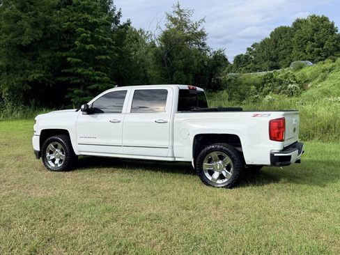 Used 2017 Chevrolet Silverado 1500 LTZ Z71 w/ LTZ Plus Package AWD/4WD image 3