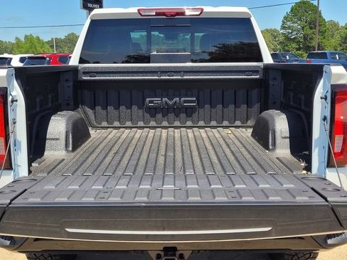 New 2026 GMC Sierra 1500 AT4X AWD/4WD image 9