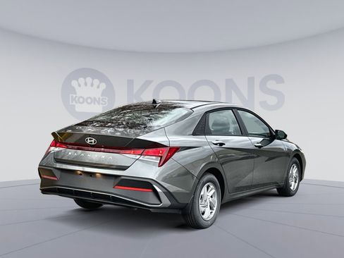 New 2026 Hyundai Elantra SE image 7