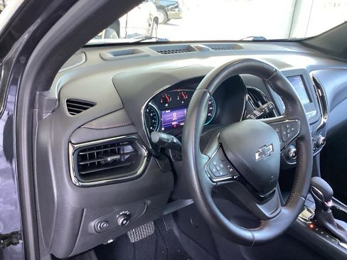 Used 2022 Chevrolet Equinox RS w/ LPO, Floor Liner Package FWD image 10