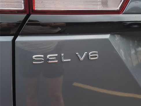Used 2023 Volkswagen Atlas SEL R-Line AWD/4WD image 5