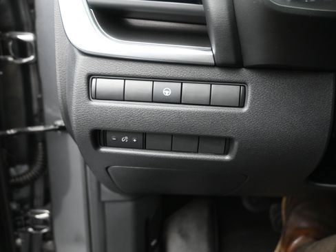 Certified 2023 Nissan Rogue SV image 12