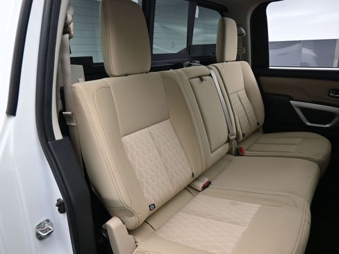 Used 2019 Nissan Titan SV w/ SV Convenience Package image 14