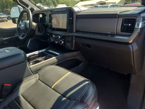 Used 2024 Ford F250 Platinum w/ FX4 Off-Road Package image 30