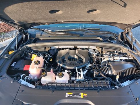 Used 2023 Jeep Grand Cherokee image 40