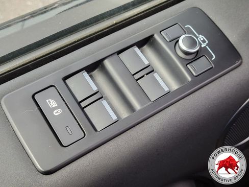 Used 2020 Land Rover Discovery SE AWD/4WD image 29