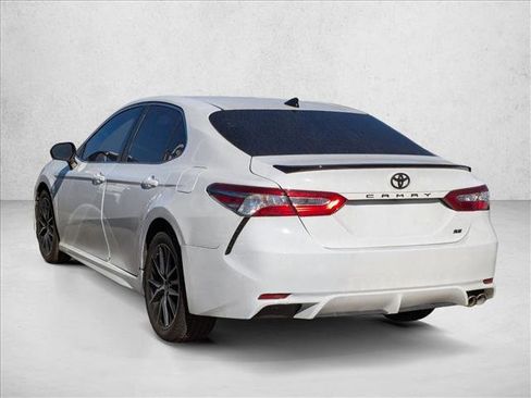 Used 2019 Toyota Camry SE image 5