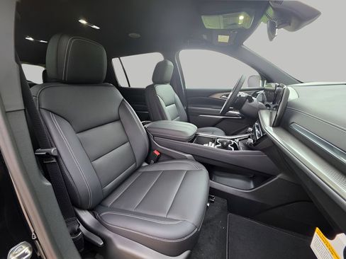 New 2026 Chevrolet Traverse LT w/ Midnight/Sport Edition AWD/4WD image 11