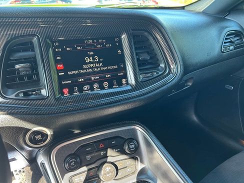 Used 2015 Dodge Challenger R/T Scat Pack w/ Leather Interior Group image 11