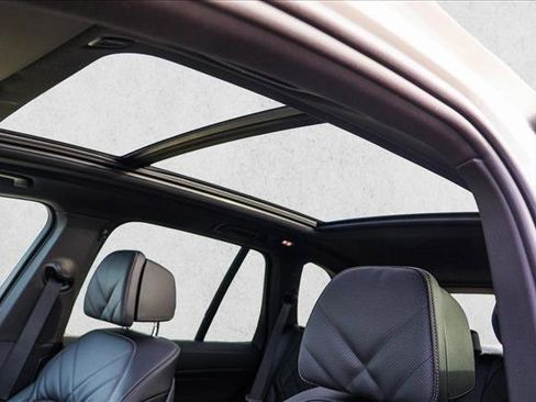 New 2026 BMW X5 xDrive50e image 11
