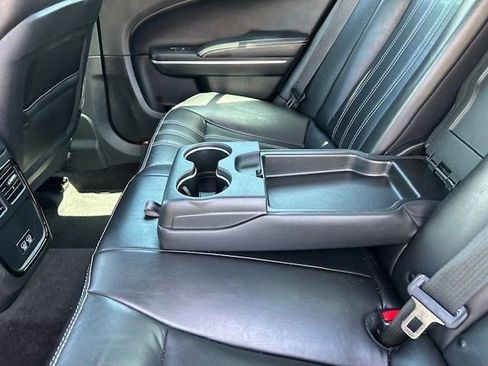 Used 2019 Chrysler 300 S w/ 300S Premium Group RWD image 17