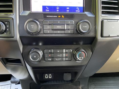 Used 2020 Ford F150 XLT w/ Equipment Group 302A Luxury AWD/4WD image 29