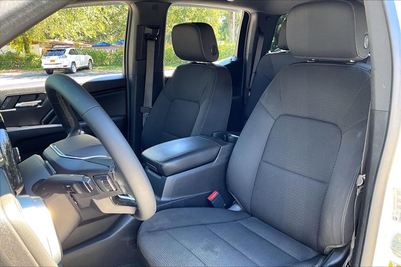 Used 2023 Chevrolet Colorado LT RWD image 18