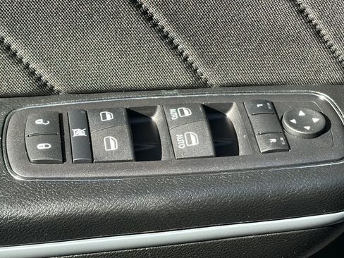 Used 2023 Dodge Charger SXT RWD image 16