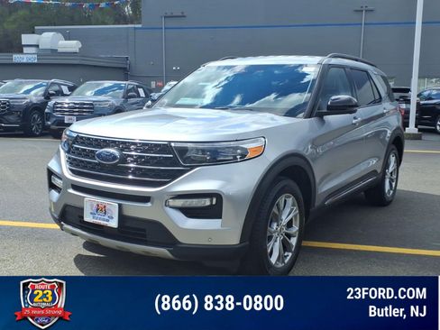 Certified 2023 Ford Explorer XLT w/ Equipment Group 202A AWD/4WD image 4