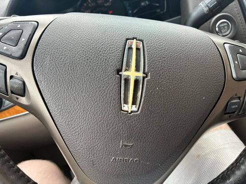 Used 2013 Lincoln MKX AWD w/ Wood Pkg image 18