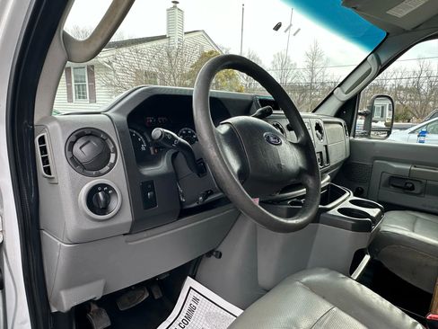 Used 2013 Ford E-250 and Econoline 250 image 10