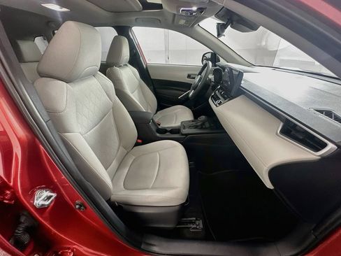 Used 2026 Toyota Corolla Cross LE w/ Moonroof Package FWD image 29