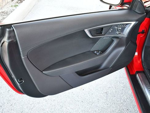 Used 2019 Jaguar F-TYPE Convertible image 45