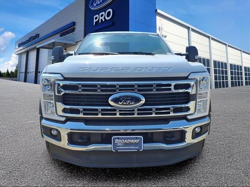 New 2024 Ford F550 2WD Regular Cab Super Duty image 27