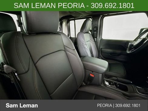 New 2026 Jeep Gladiator Sahara image 26